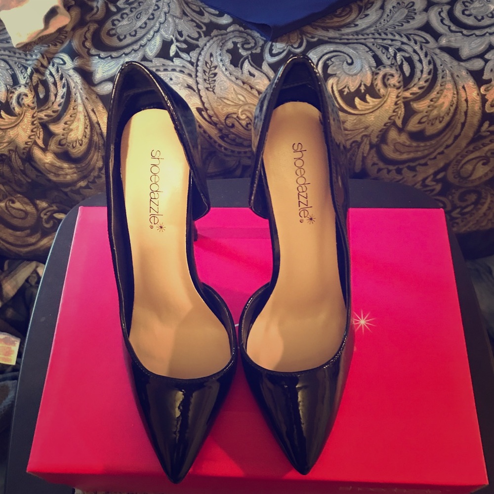 Shoedazzle Patent Leather pointed toe pumps